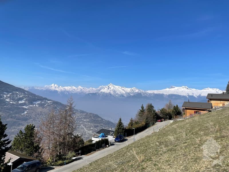 Magnifique terrain à bâtir avec permis de construire pour un chalet (1)