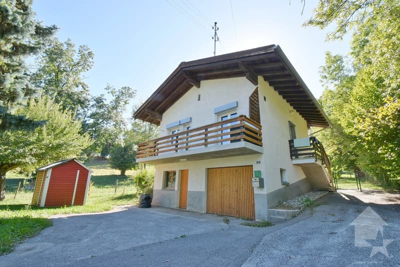 Magnifique petite maison rénové et au calme sur une belle parcelle (1)