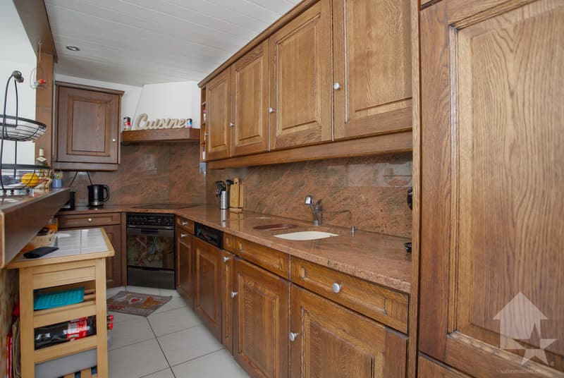 Spacieux appartement de 3.5 pièces, 125 m², deux salles de bains (3)