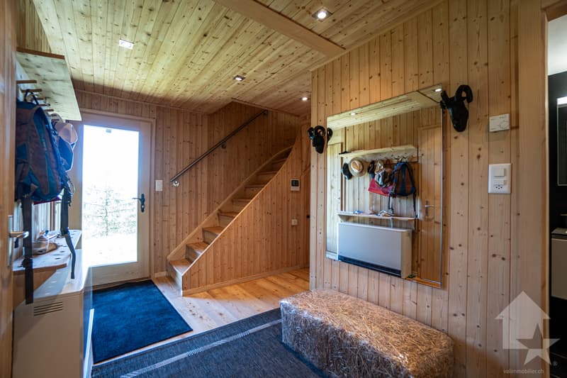 Séduisant chalet entouré de nature avec vues magnifiques (13)