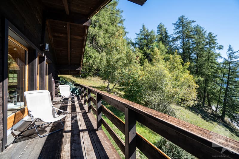 Séduisant chalet entouré de nature avec vues magnifiques (10)