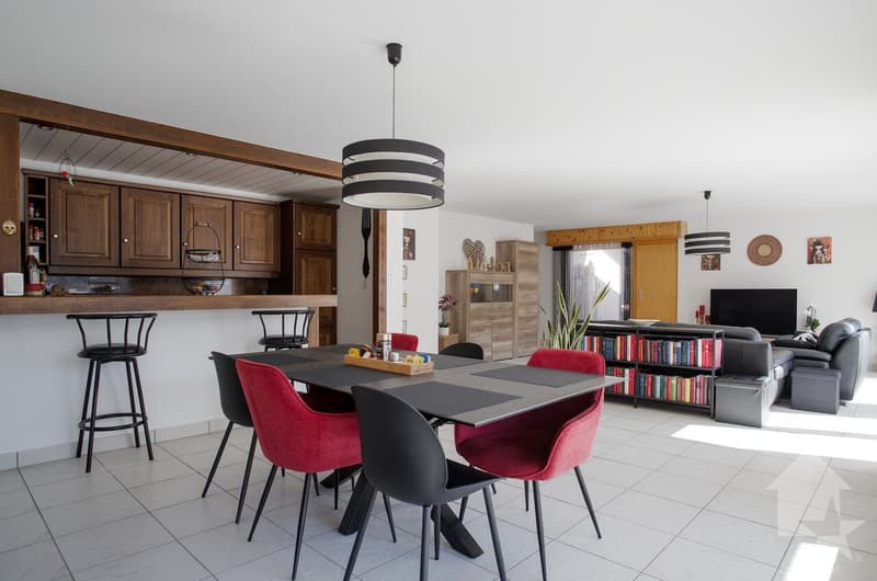 Spacieux appartement de 3.5 pièces, 125 m², deux salles de bains (2)