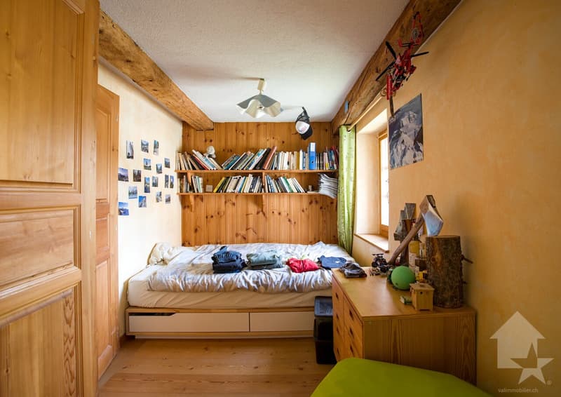 Chalet de 5.5 pièces avec cachet, 180 m2, situation ensoleillée (9)