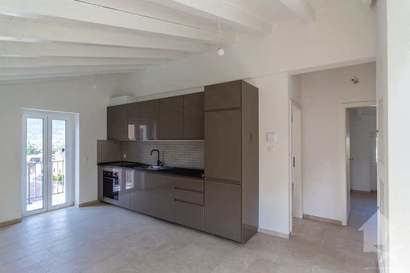 Attique de 3.5 pièces en duplex rénové avec balcon et vue magnifique (7)