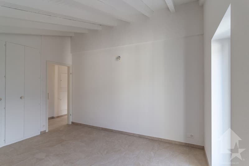 Attique de 3.5 pièces en duplex rénové avec balcon et vue magnifique (8)