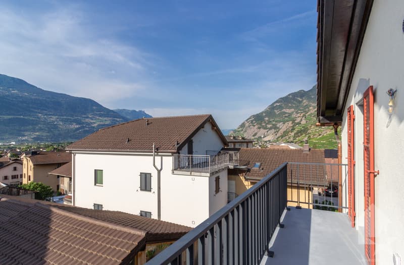 Attique de 3.5 pièces en duplex rénové avec balcon et vue magnifique (5)
