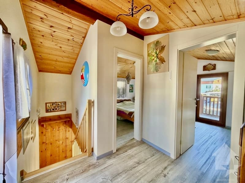 Joli petit chalet plein de charme avec parking et studio indépendant ! (10)