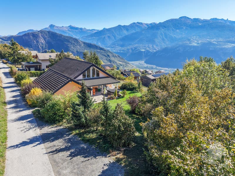 Splendide propriété avec villa 7.5 pièces de 319 m2 habitables (2)