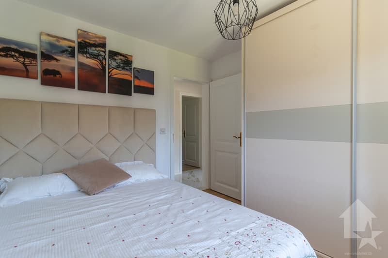Villa villageoise 7.5 pièces rénovée avec grand jardin et terrasses (13)