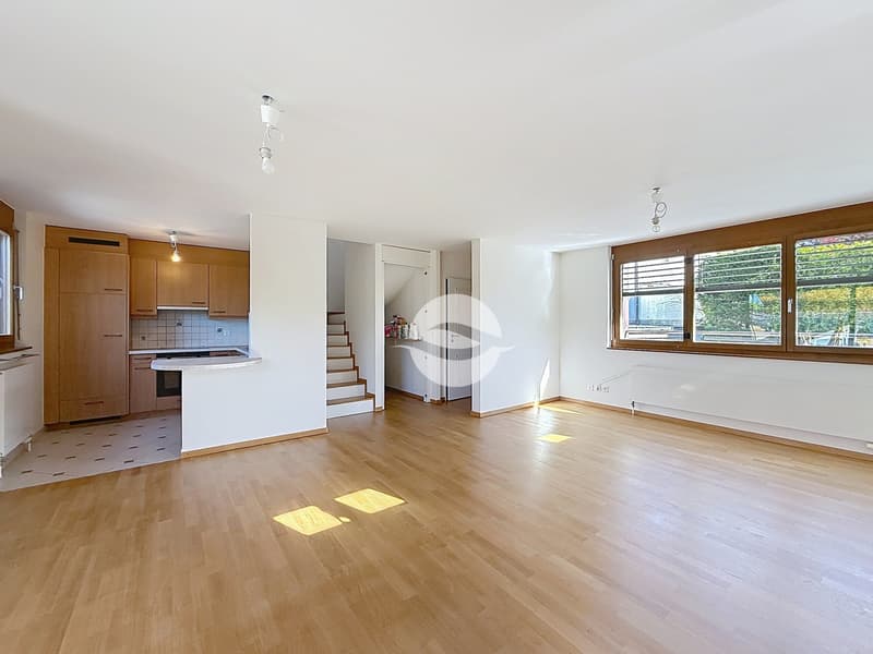 Renoviertes Duplex mit 5 Zimmern, 3 Schlafzimmern! (1)