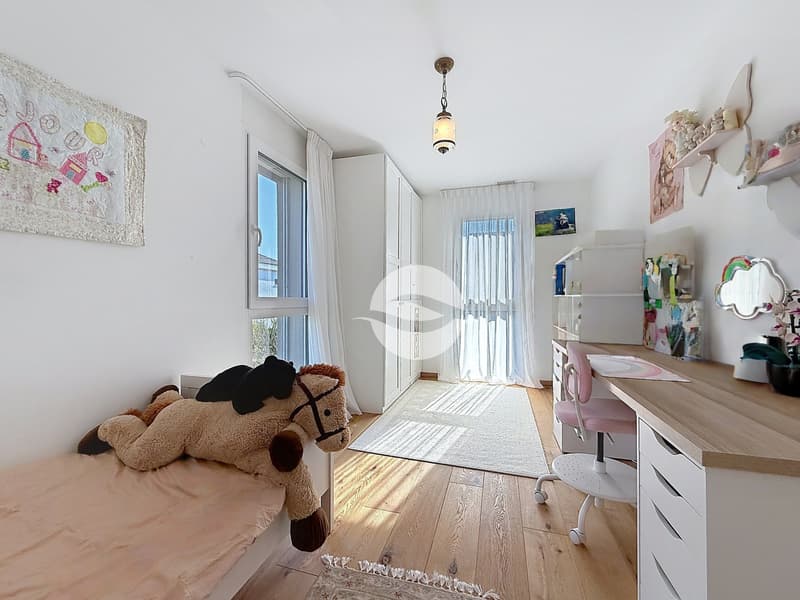 1er : 2ème chambre avec armoires