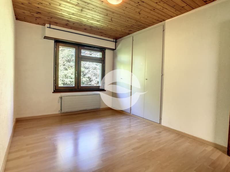 1er : 2ème chambre avec armoires