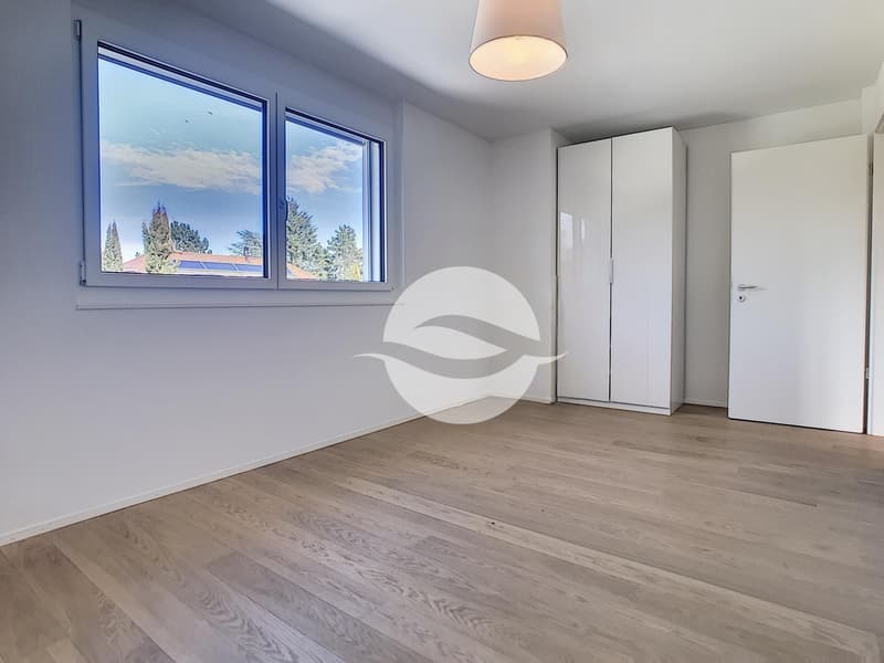 1er : 4ème Chambre à coucher avec armoire
