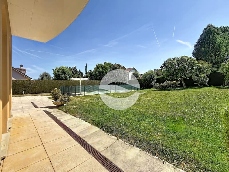 Beau jardin à l'abri des regards / A beautiful garden, away from prying eyes