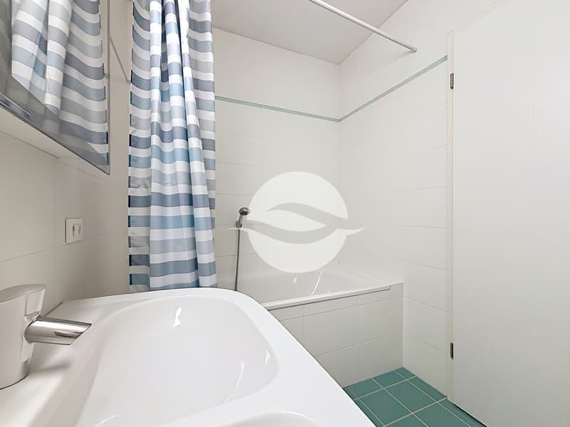 Salle de bains avec double vasque - WC