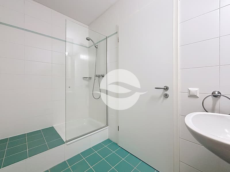 Salle de douche et WC