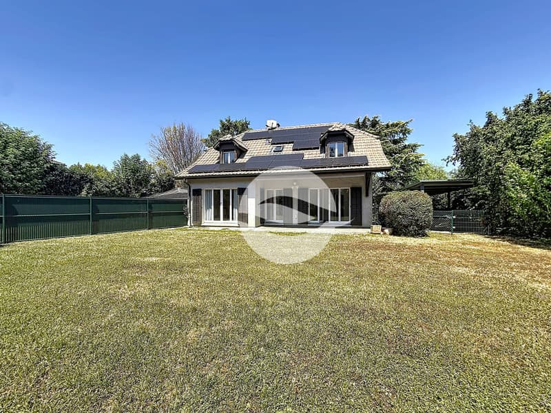 Vésenaz - Charming villa with large enclosed garden! (1)