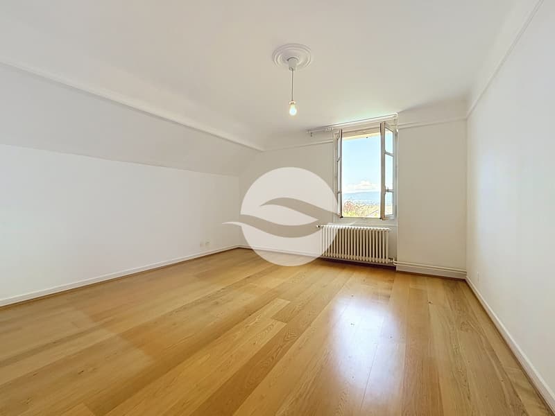 1er : 1ère chambre à coucher avec vue