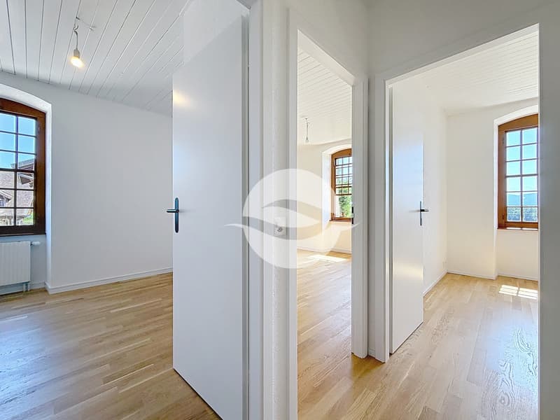 1er : Couloir de distribution 3 chambres et salle de bains