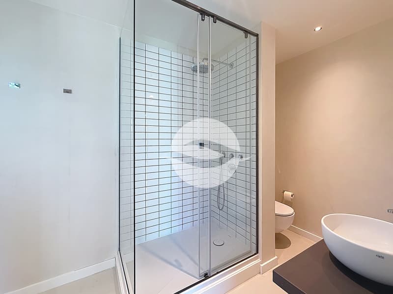 Sublime appartement, spacieux avec vue sur le lac et le jet d'eau! (11)