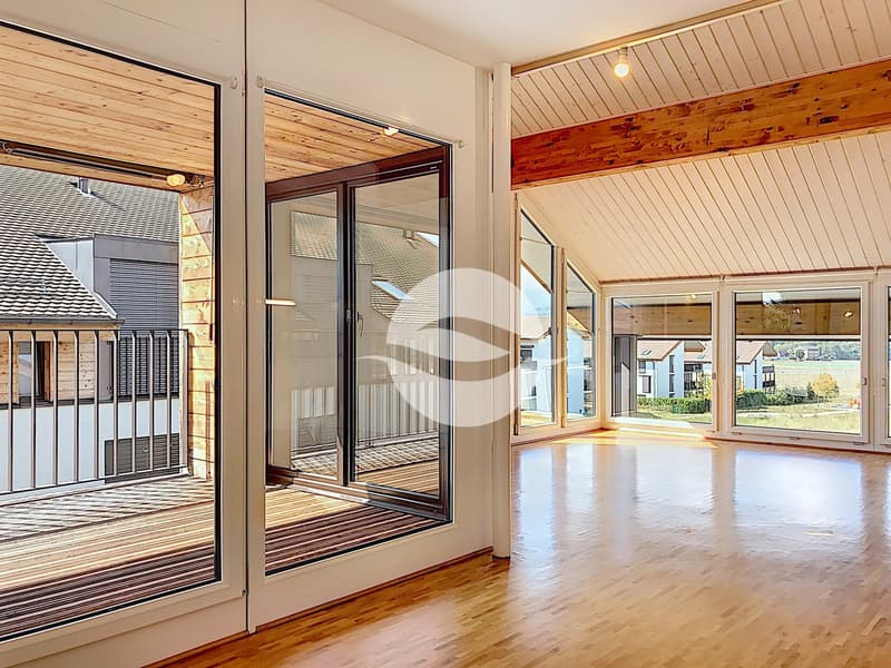 Salle à manger avec accès balcon