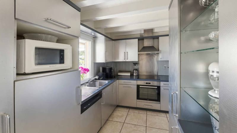 Charming "water's edge" villa with 3.5 rooms in Allaman (5)