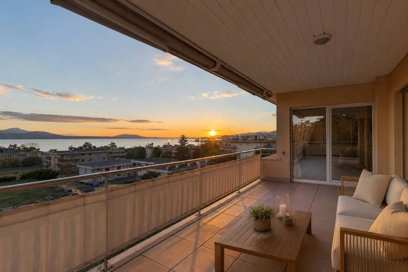 Duplex de standing de 7.5 pièces offrant une vue sur le Léman et les Alpes (1)