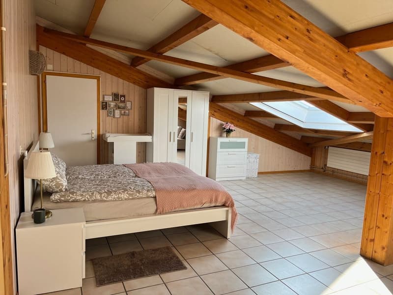 Immeuble avec restaurant, épicerie et chambres proche du lac (6)
