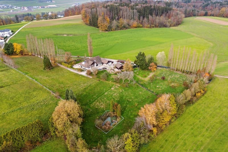 Ferme somptueusement rénovée avec piscine intérieure (2)