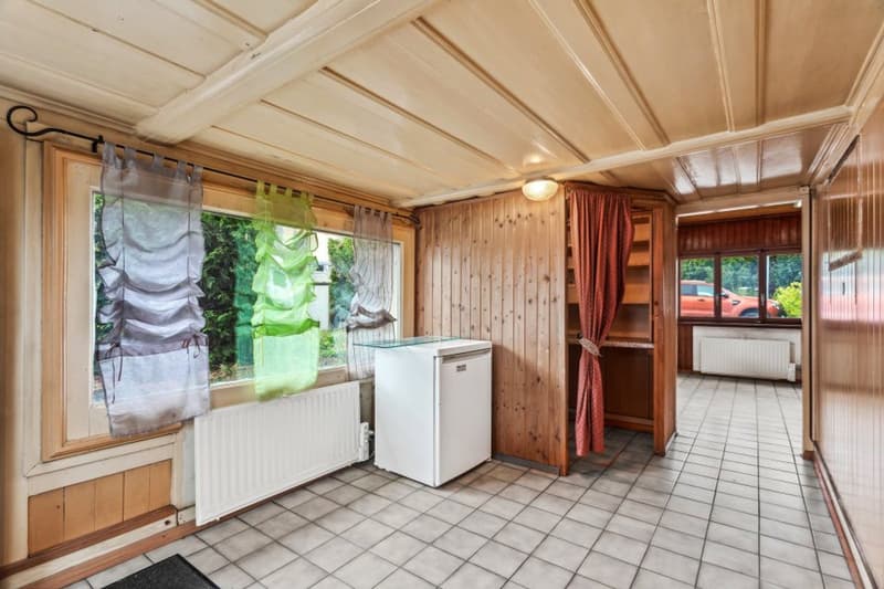 Eigentum mit 2 Wohnungen und 1 Gewerbeeinheit im Herzen von Sorens (5)