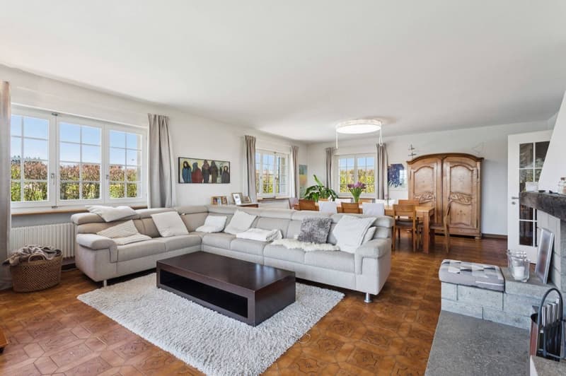 Confort et sérénité : maison familiale rénovée avec piscine et extérie (3)