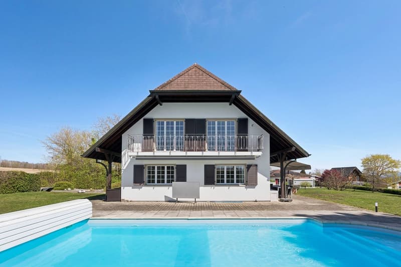 Confort et sérénité : maison familiale rénovée avec piscine et extérie (1)