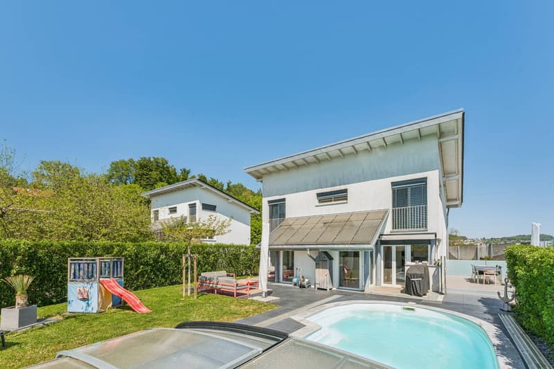 Prächtiges Haus mit Rentenwohnung und Pool (2)