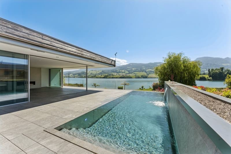 Extérieur avec piscine