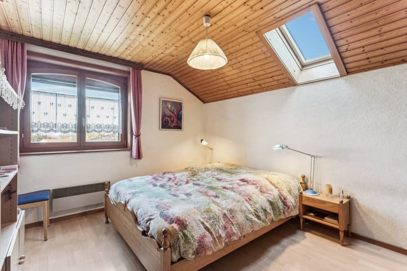 Casa familiare con ampio giardino e potenziale di ampliamento (9)
