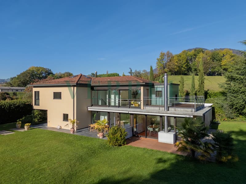 Villa d'architecte dans un quartier prestigieux (9)