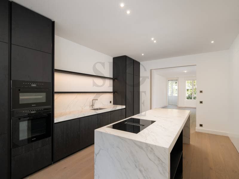 Spacieux appartement entièrement rénové à Champel (4)