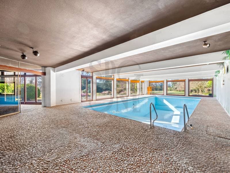 Master property in the heart of a green oasis (12)
