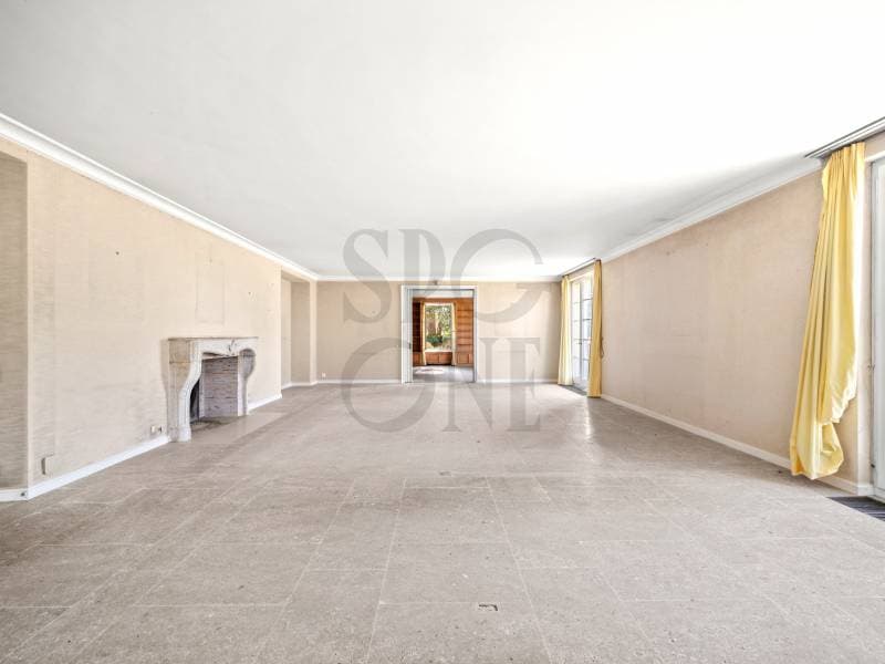 Master property in the heart of a green oasis (4)