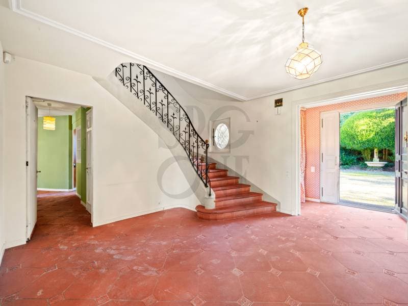 Master property in the heart of a green oasis (2)