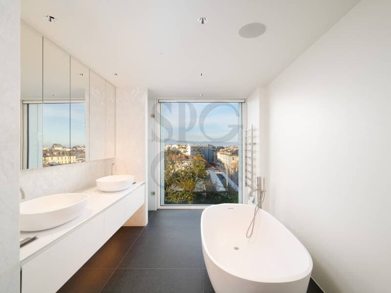 Exceptional triplex with breathtaking views of the lake and the Alps (11)