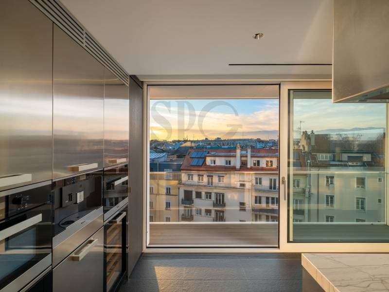 Exceptional triplex with breathtaking views of the lake and the Alps (7)