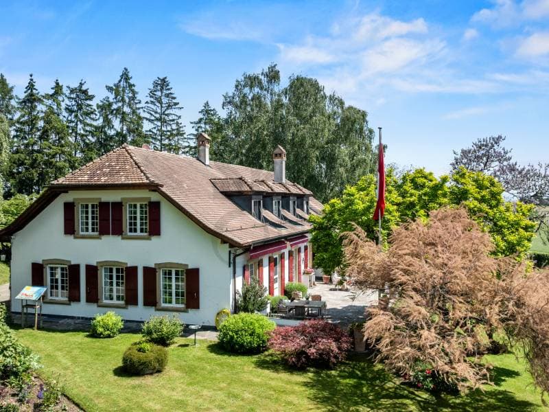 Exclusive: authentic Vaudois house with charm (1)