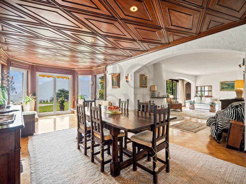 Exceptional house with breathtaking view and pool (3)