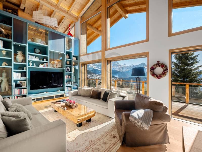 High-end chalet with panoramic views (2)