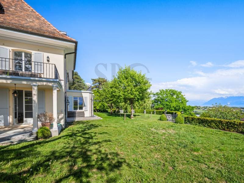 Prestige and serenity at the gates of Morges (7)