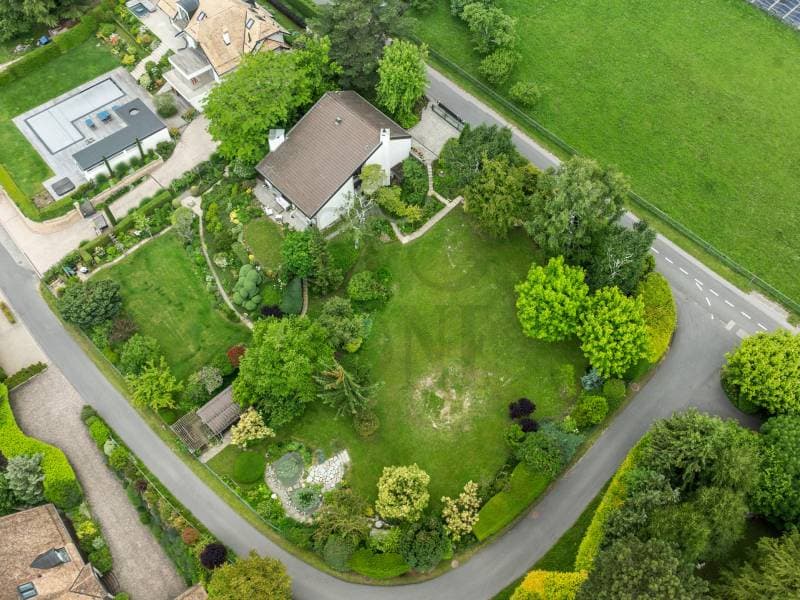 Property with great construction potential (2)