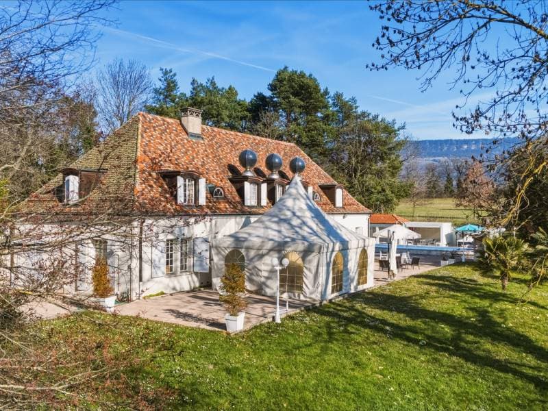 Charming country property with open views (12)