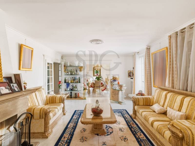 Charming country property with open views (3)