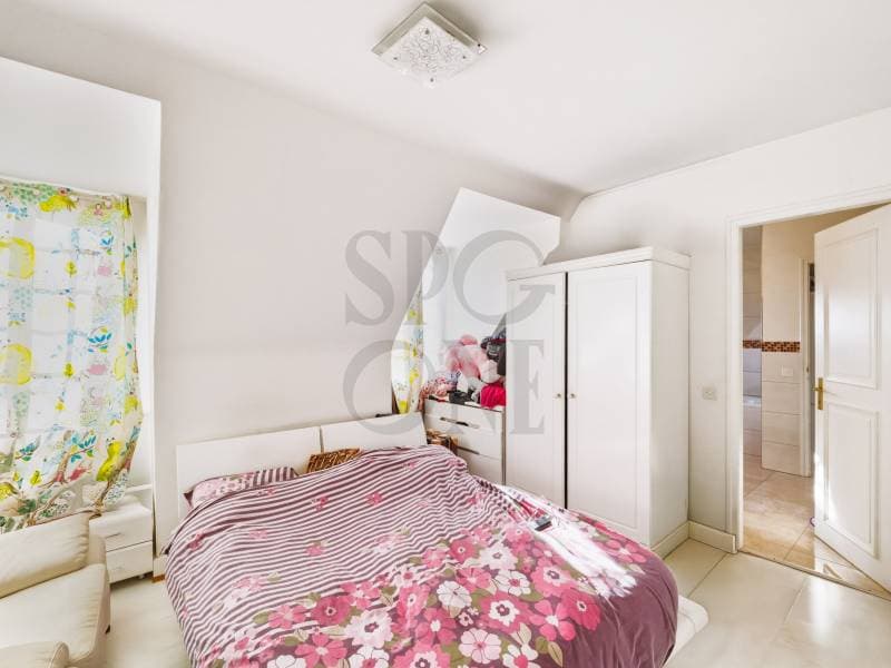 Charming country property with open views (10)